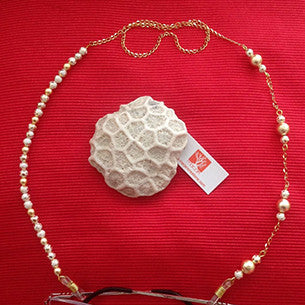 Spectacle chains; Pearl like and gold color beads